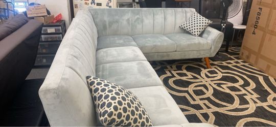 New MCM Sectional Sofa Couch! Free Delivery 🚚!