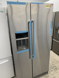 Kitchen aid side by side in stainless steel