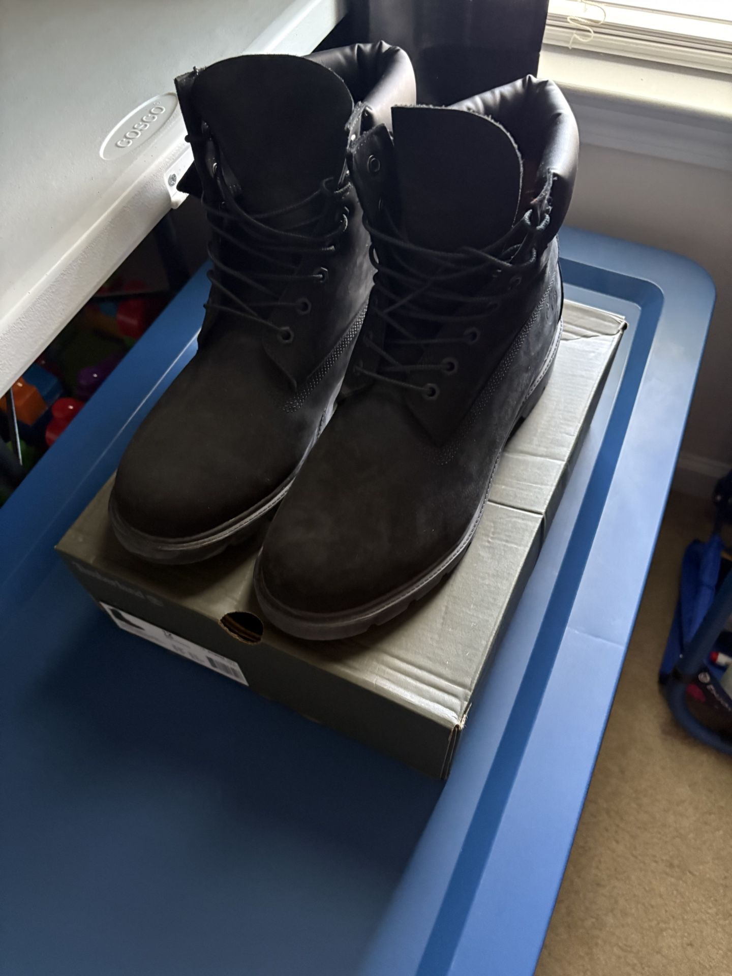 SIZE 12 TIMBERLAND LIKE NEW $50