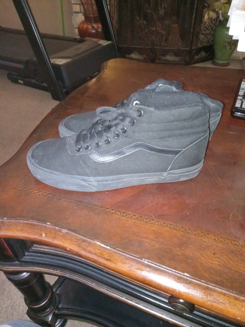 Mens size 10 Black VANS