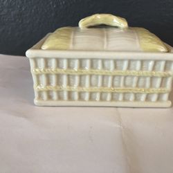 Belleek Vintage Parian Translucent China Rectangular Trinket Box Ireland 