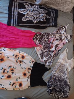 Women's / Ladies Dresses! Comfortable / Sxy / Casual / Cute  Lot Of 5!