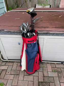 Mens golf club set. Complete set with golf bag right handed