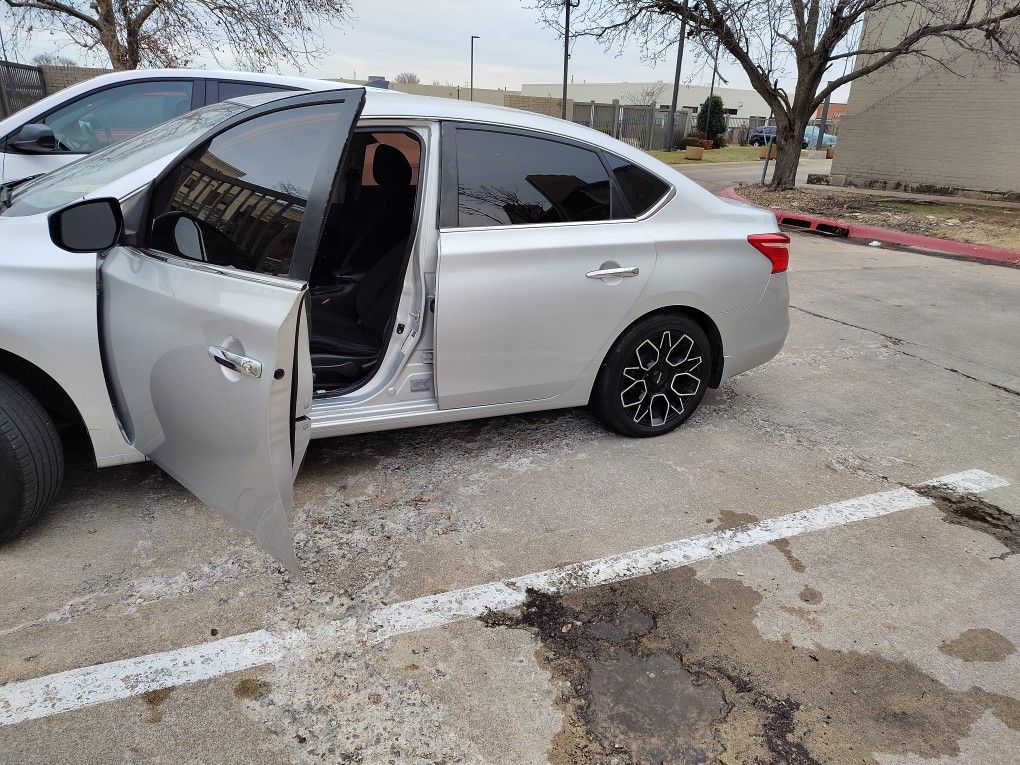 Car For Sale Asking 2000 No Transmission I Believe That's Why It Won't Drive