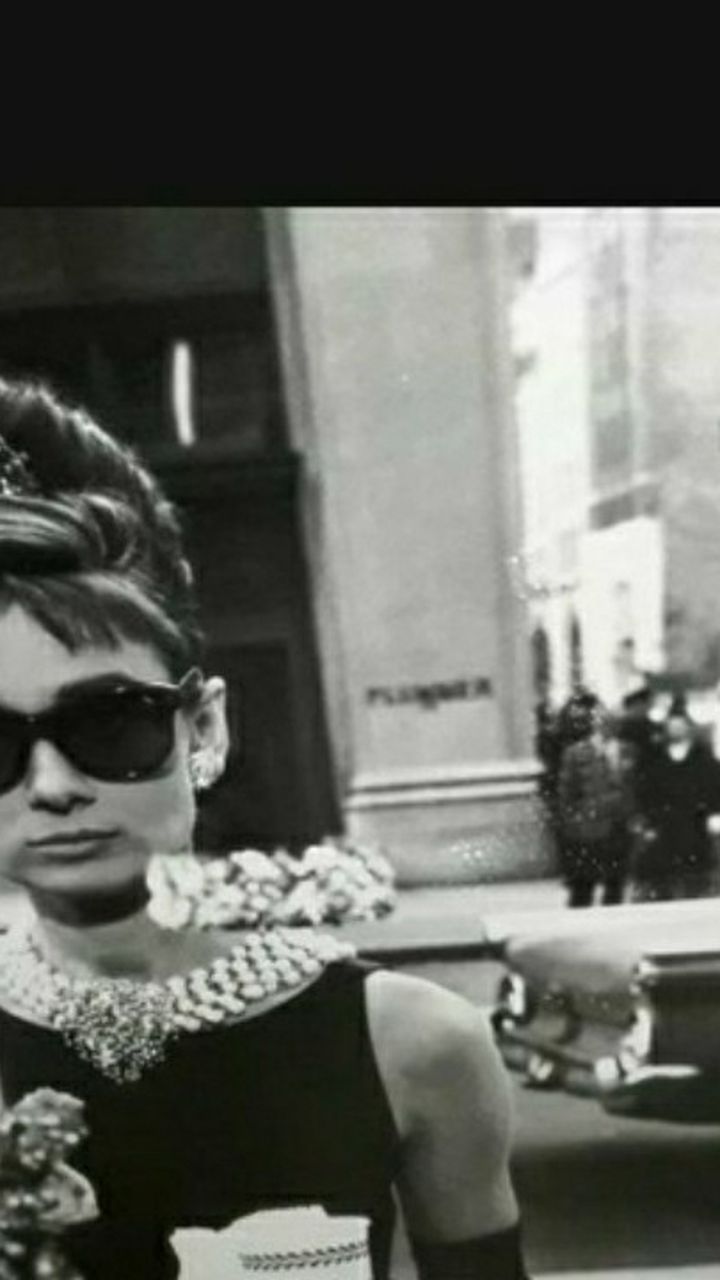 Breakfast At Tiffany's Restaurant Portrait In Nice Frame Asking 20 Dont Need