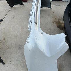 toyota highlander  2020 and 2021 ans 2022 rear bumper