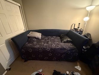 Trundle bed
