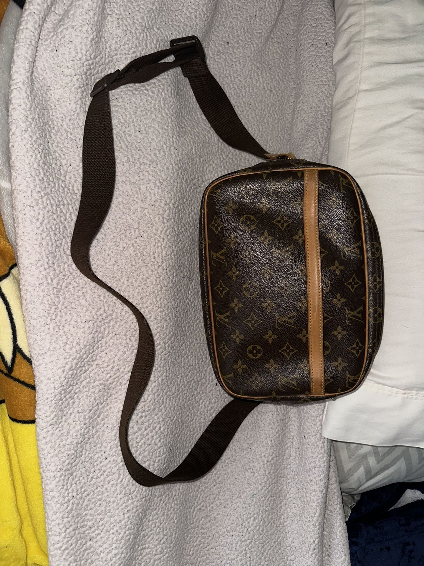 Louis Vuitton Monogram Canvas Reporter GM Bag