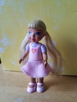 Dollhouse girl caring corners