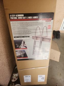 Extreme Max 4 Step Aluminum Ladder