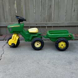 Ride On John Deere 3 Wheel Tractor w/Trailer