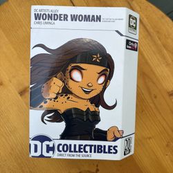DC Artist Alley Wonder Women Chris Uminga