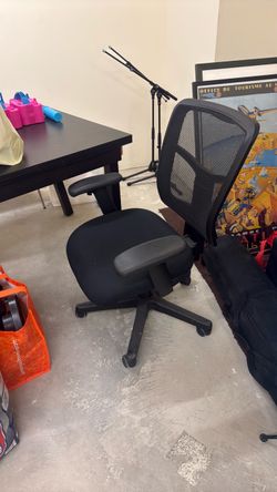 Adjustable office chair