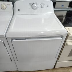 GE Electric 220v Dryer Super Large Capacity In Excellent Working Condition 