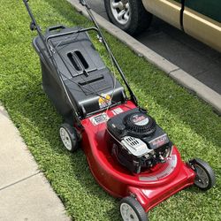 Briggs & Stratton Lawn Mower 