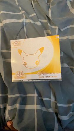 Pokémon 30th Celebration Elite Trainer Box Pokemon center
