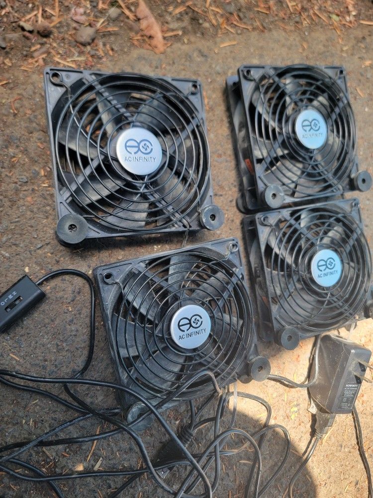 AC Infinity MULTIFAN S7 4 Fan Cooling Kit w/ Speed Controller + Power Supply