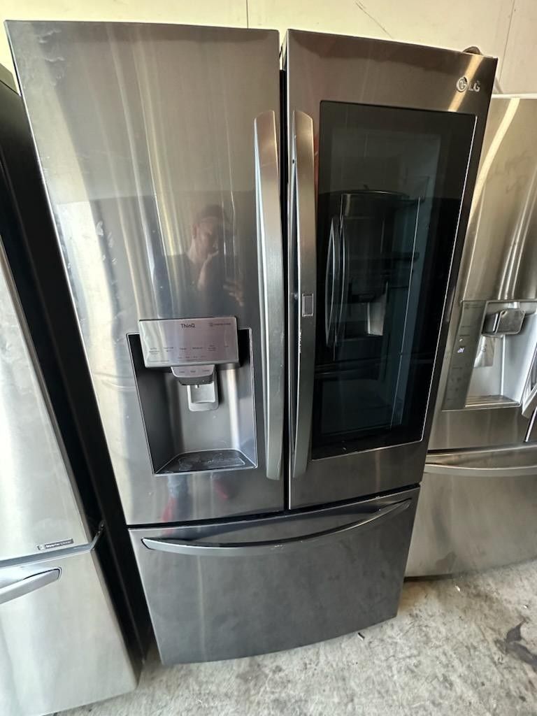 LG BLACK STAINLESS STEEL INSTAVIEW FRENCH DOOR REFRIGERATOR/ SMART / CRAFT ICE / KNOCK KNOCK FEATURE