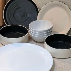 IKEA Dish Set – Like New!