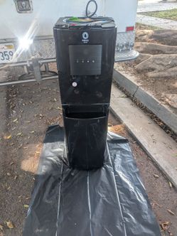 Primo Bottom Loading 5 gallon Hot/Cold Water Dispenser