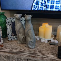 Silver Cheetah Statues (2), Beautiful Texture W Tiny Sheen Sparkle,heavy, Use As Decorative Statues Or Bookends