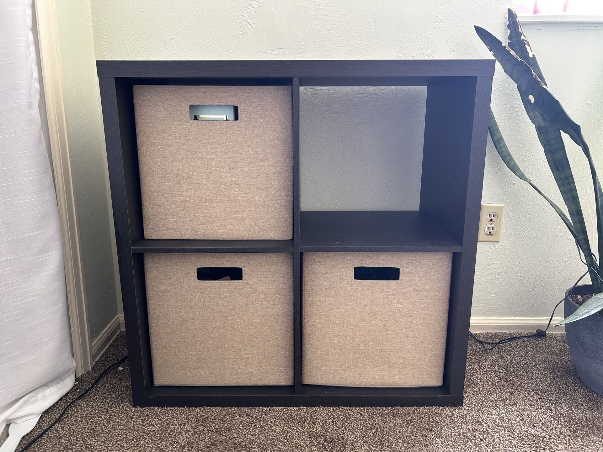 4-Cube Storage Shelf with Bins