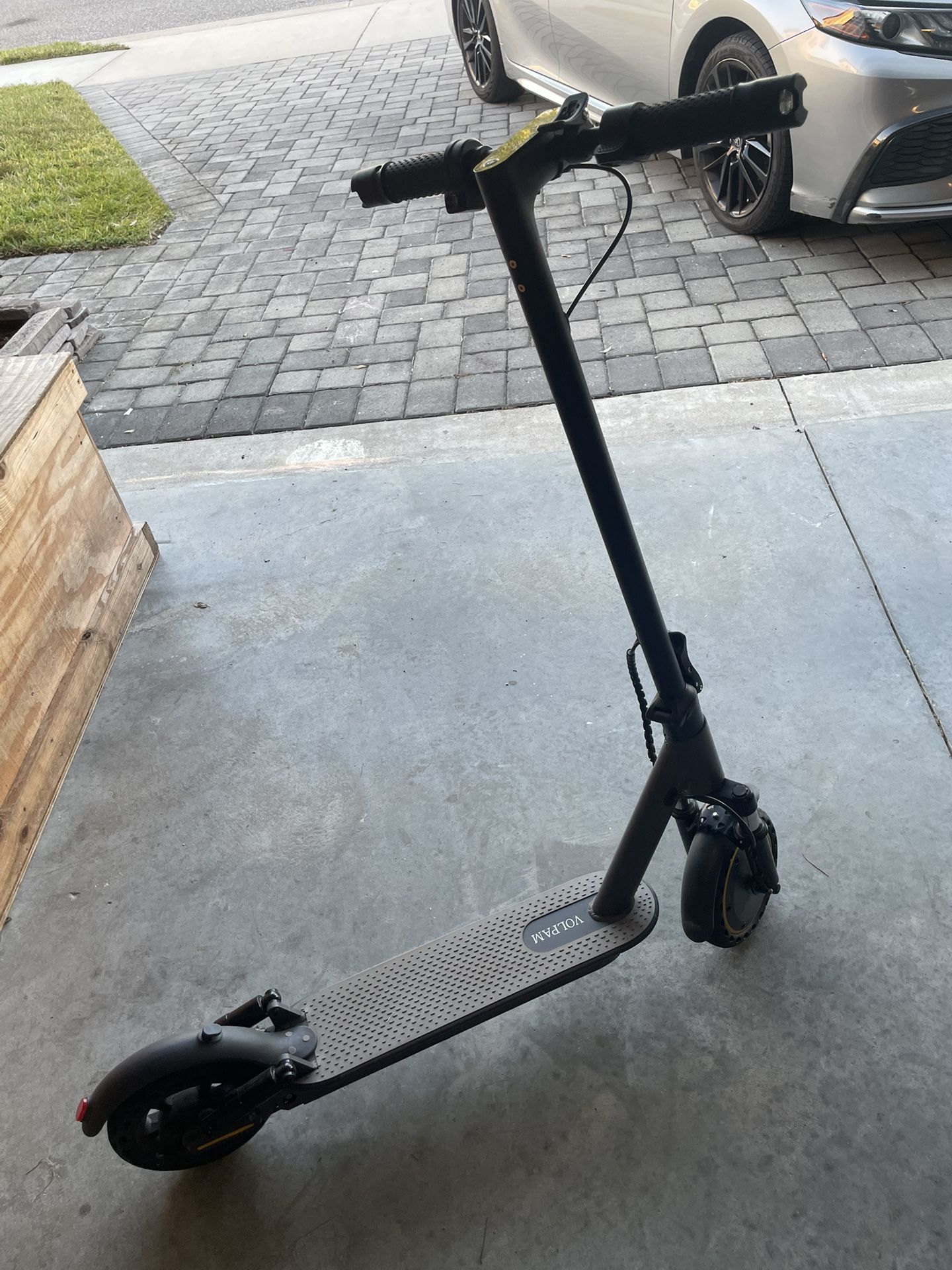 Adult Scooter   22 Mph   Charger Included 