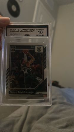 Giannis Antetokounmpo 2024-25 Panini Donruss Optic #176 CGC 10