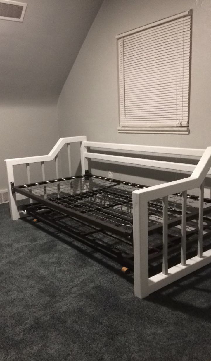 Trundle Bed and 2 mattresses