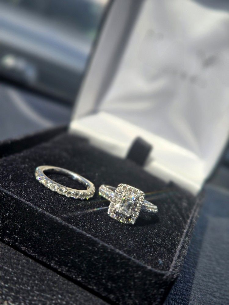 Beautiful Natural Diamond Bridal set / Size 7 