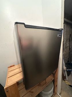 Magic Chef mini fridge