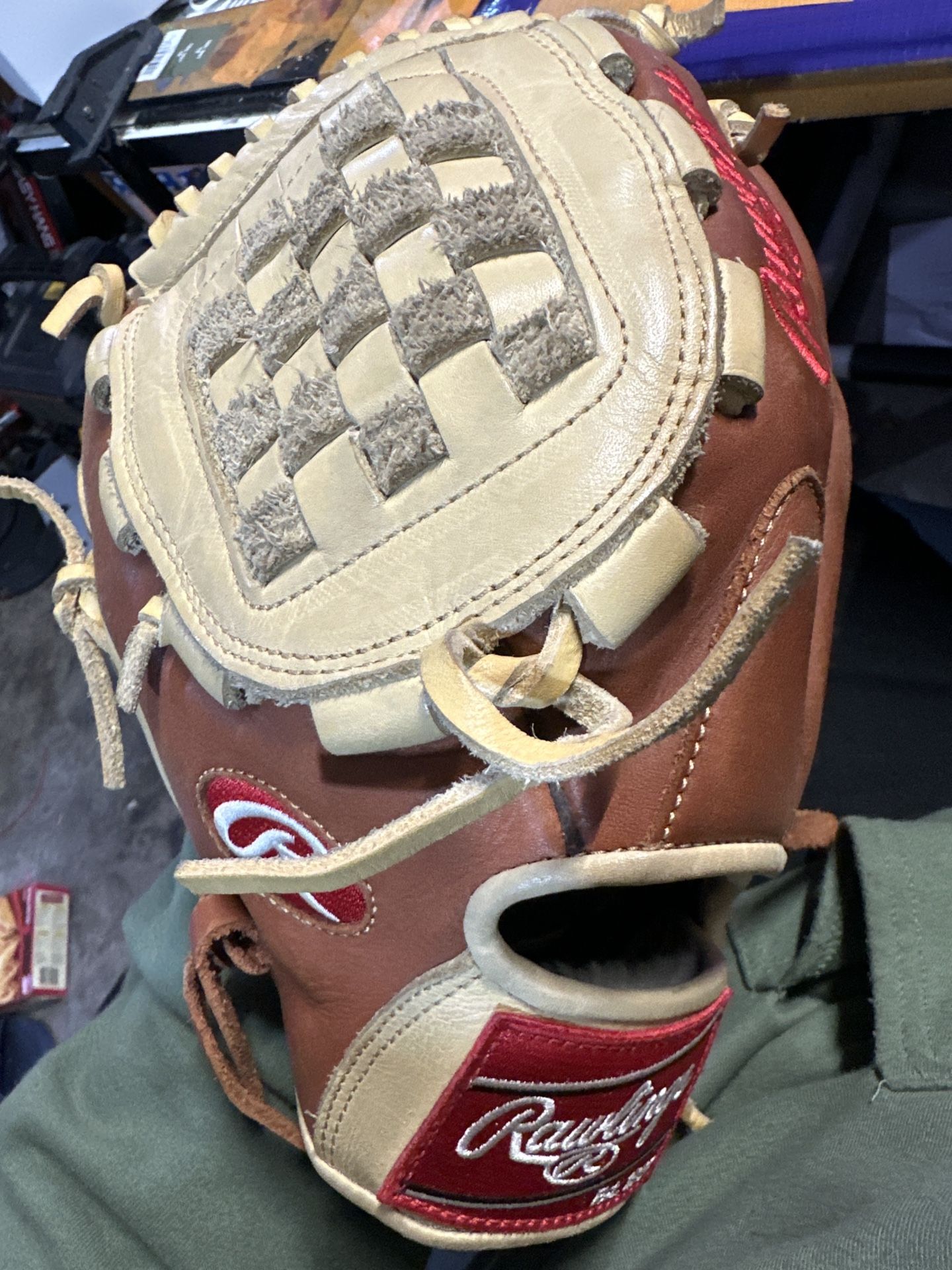 Rawlings GG Elite 12” Baseball Glove – Right-Handed Catch. Lefty Throw – Excellent Condition