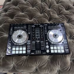 Pioneer DDJ-SR2