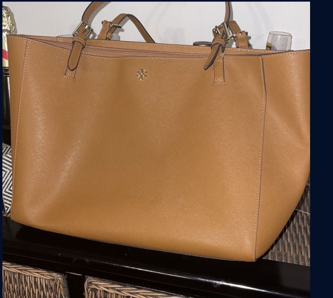 Brand New! ️ Tory Burch Emerson Tote Bag for Sale in Tampa, FL - OfferUp