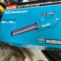 Makita Blower 18v 120$