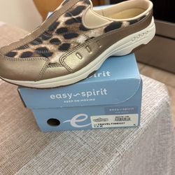  $35 NEW Travel time Easy spirt size 7.5 Women's