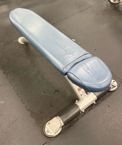 HOIST HEAVY DUTY FLAT BENCH READY FOR PICKUP OR DELIVERY NOW!!
