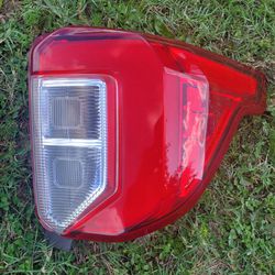 2020 TO 2022 FORD EXPLORER TAIL LIGHT