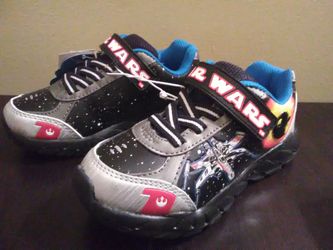 New Star Wars Boys Sneakers (Size 11)