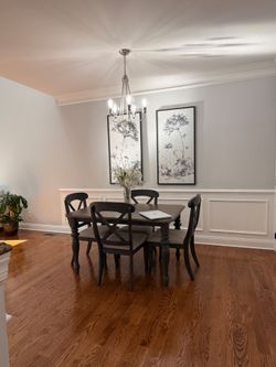 Pristine Liberty Furniture "Ocean Isle" 5-Piece Dining Set - Solid Wood
