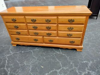 ✨✨Solid Maple 12-Drawer Dresser 🥰 Built to Last✨✨