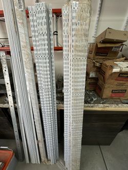 Rubbermade Fast Track Uprights & Rail