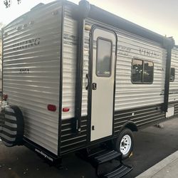 2019 VIKING  TRAILER  VERY SHARP !! Easy Tow !