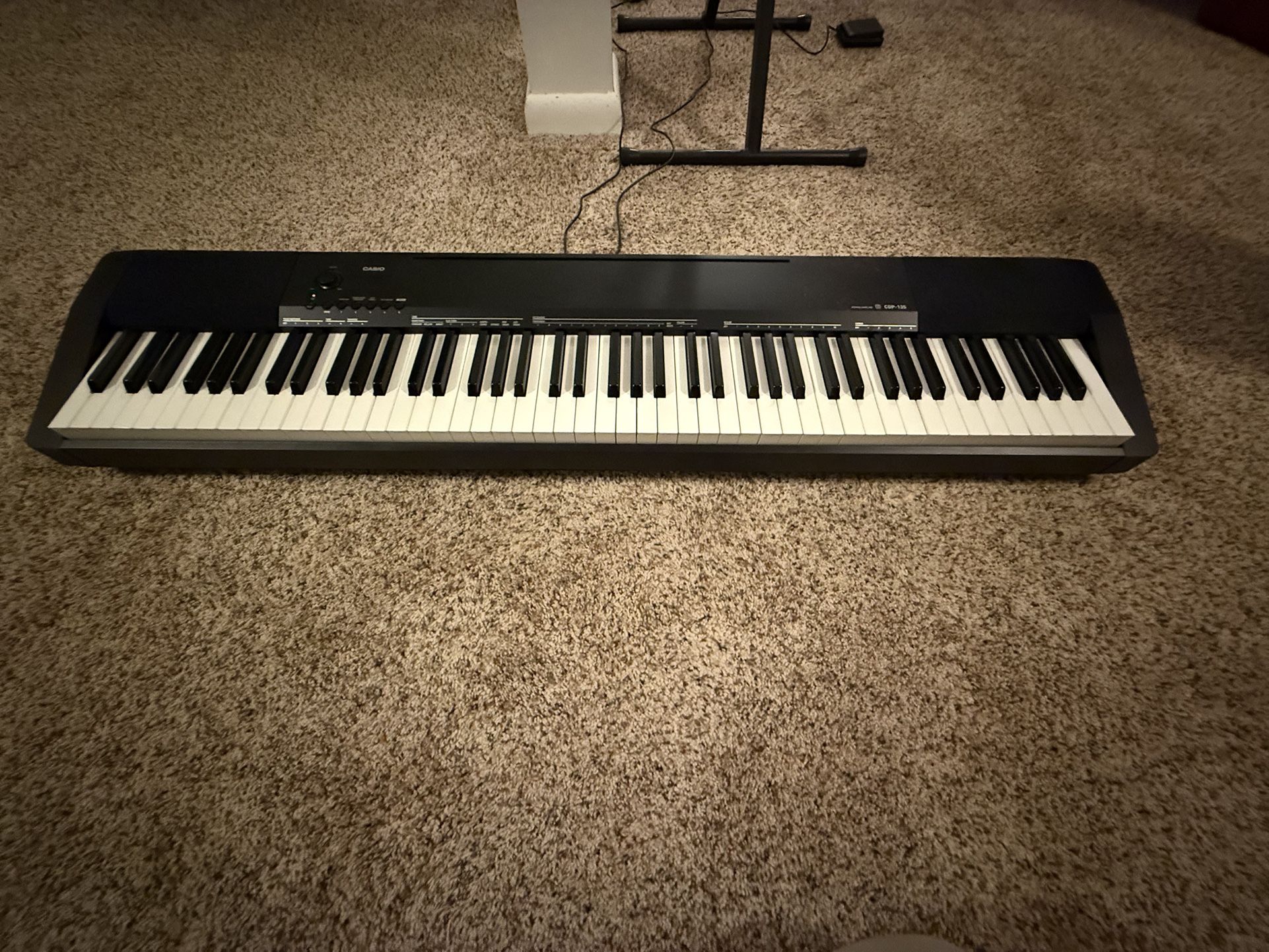 Casio 88-key Compact Digital Piano CDP-135 w/ pedal