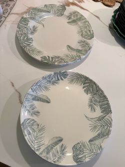 Tropical Green-Leaf Dishes