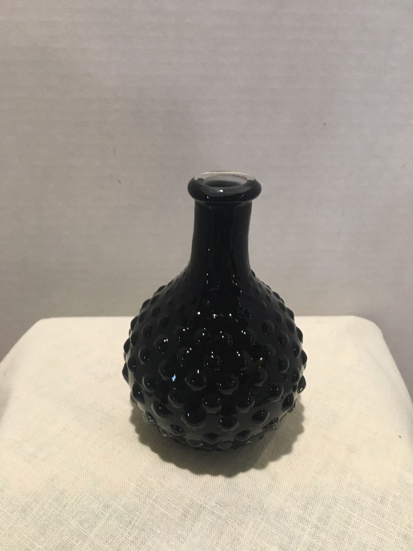 Black Amethyst Hobnail 5" Vas