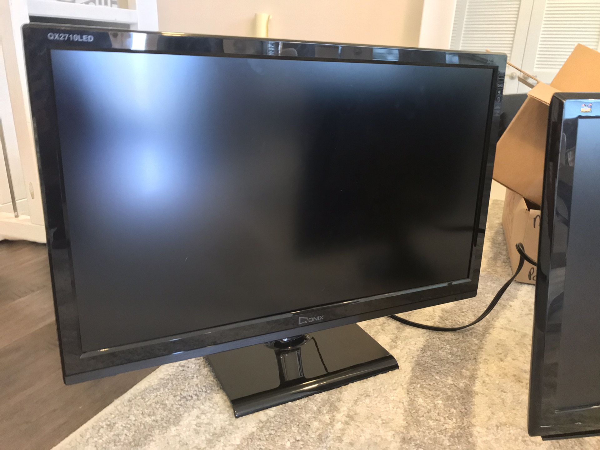 Computer Monitors & Accessories