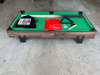 $20 Mini tabletop pool table