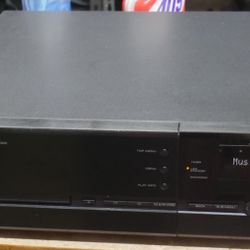 Yamaha MCX-1000 Vintage Media Server USED TESTED. IN A GOOD WORKING ORDER. NOTE- NO REMOTE. 