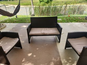 Patio Set MUST GO